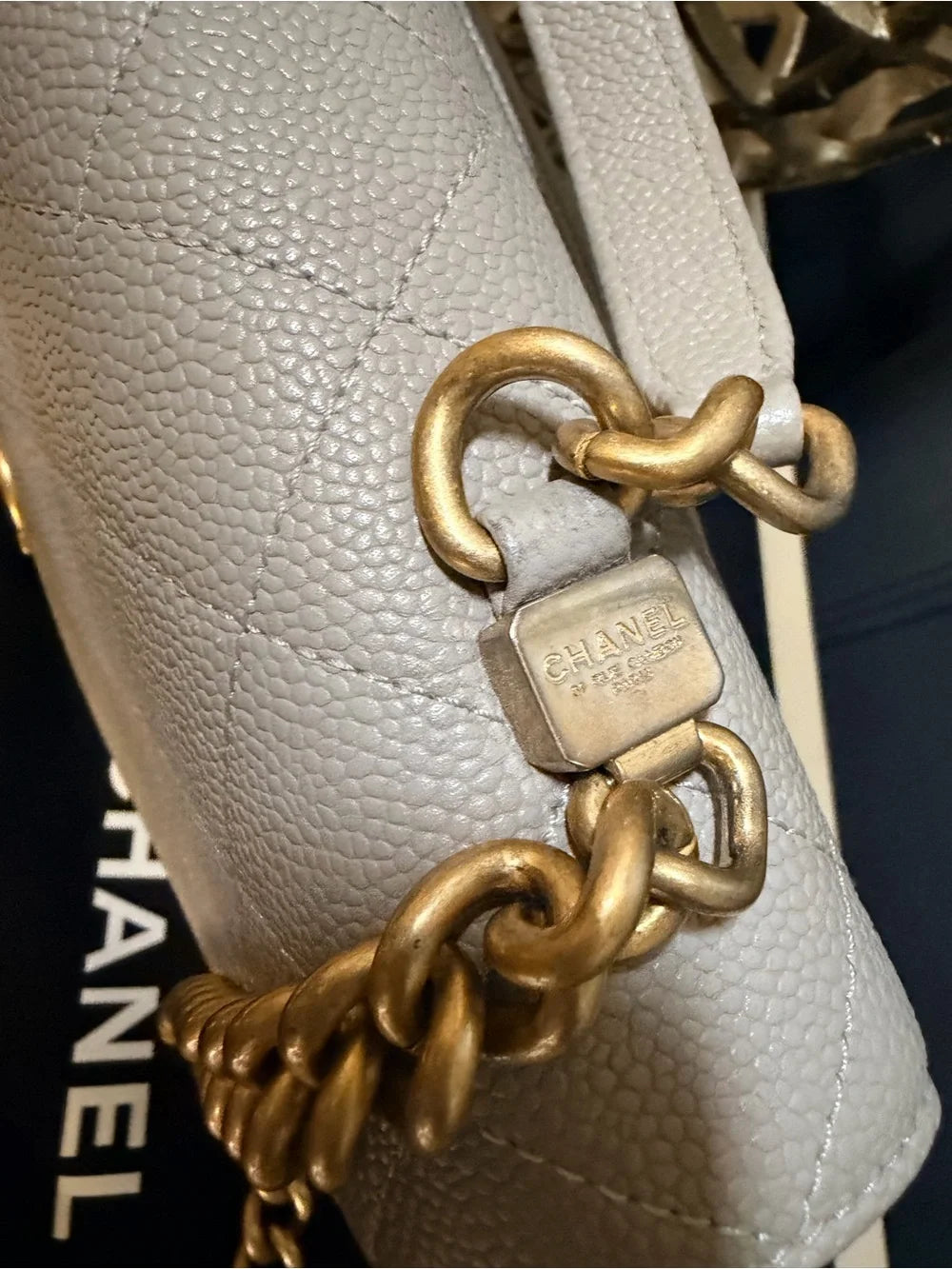 Chanel Chic Affinity Flap Bag AS0305 – Grey Caviar Leather | Aged Gold — photo 4