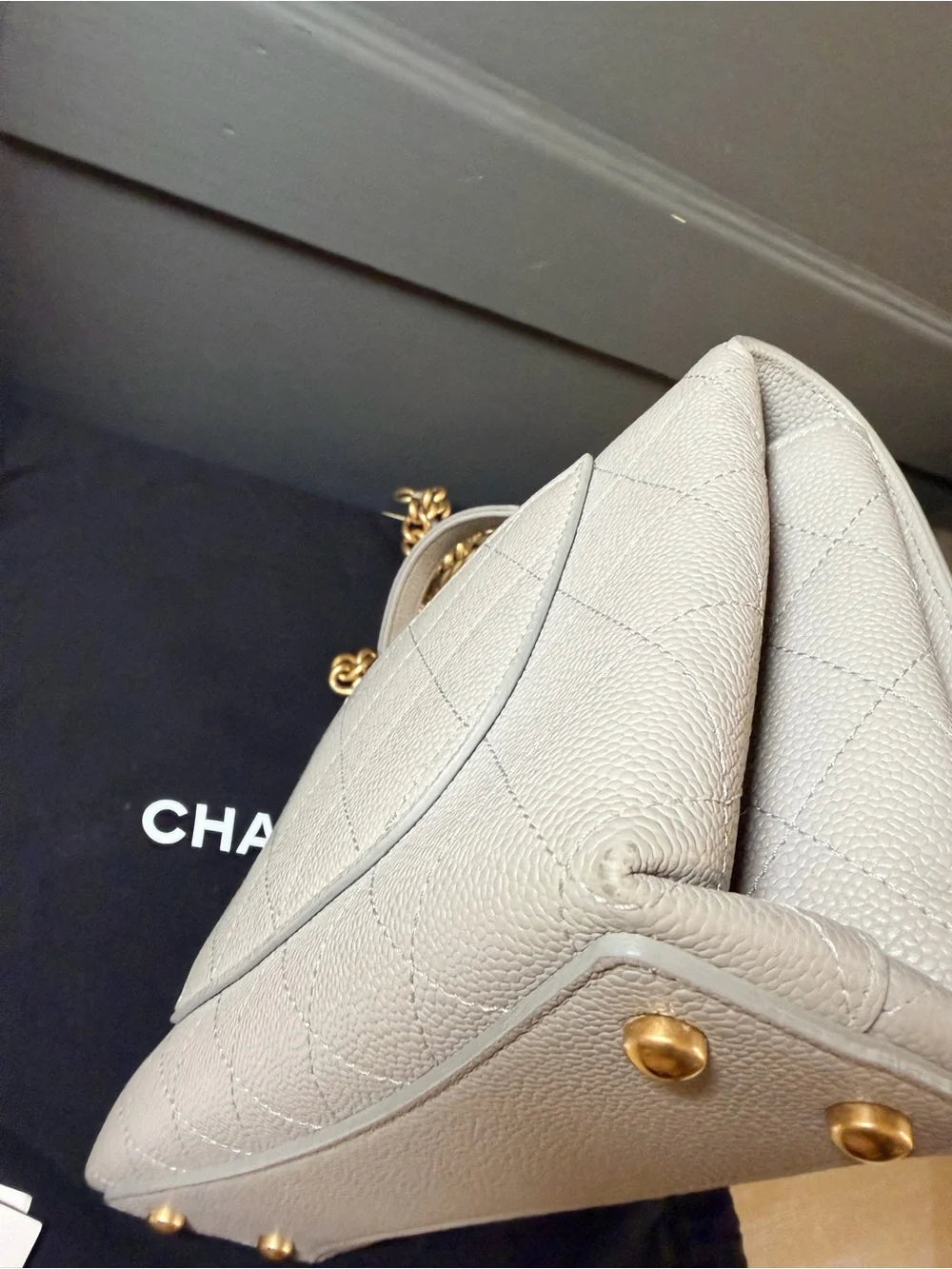 Chanel Chic Affinity Flap Bag AS0305 – Grey Caviar Leather | Aged Gold — photo 10