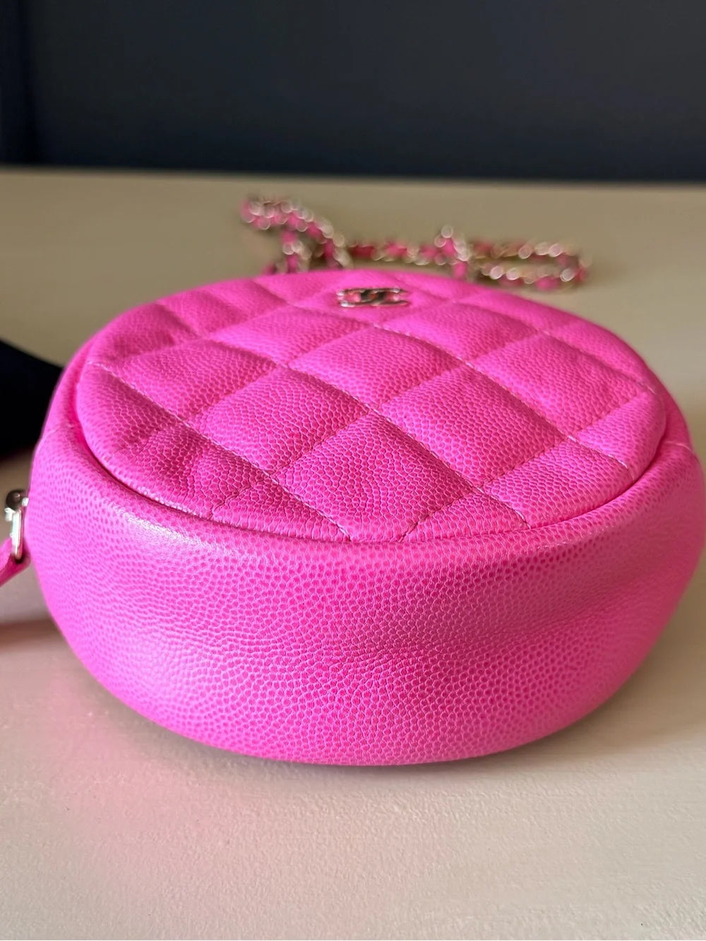 Chanel 2019 Pink Caviar Quilted Round Filigree Crossbody Bag — photo 4