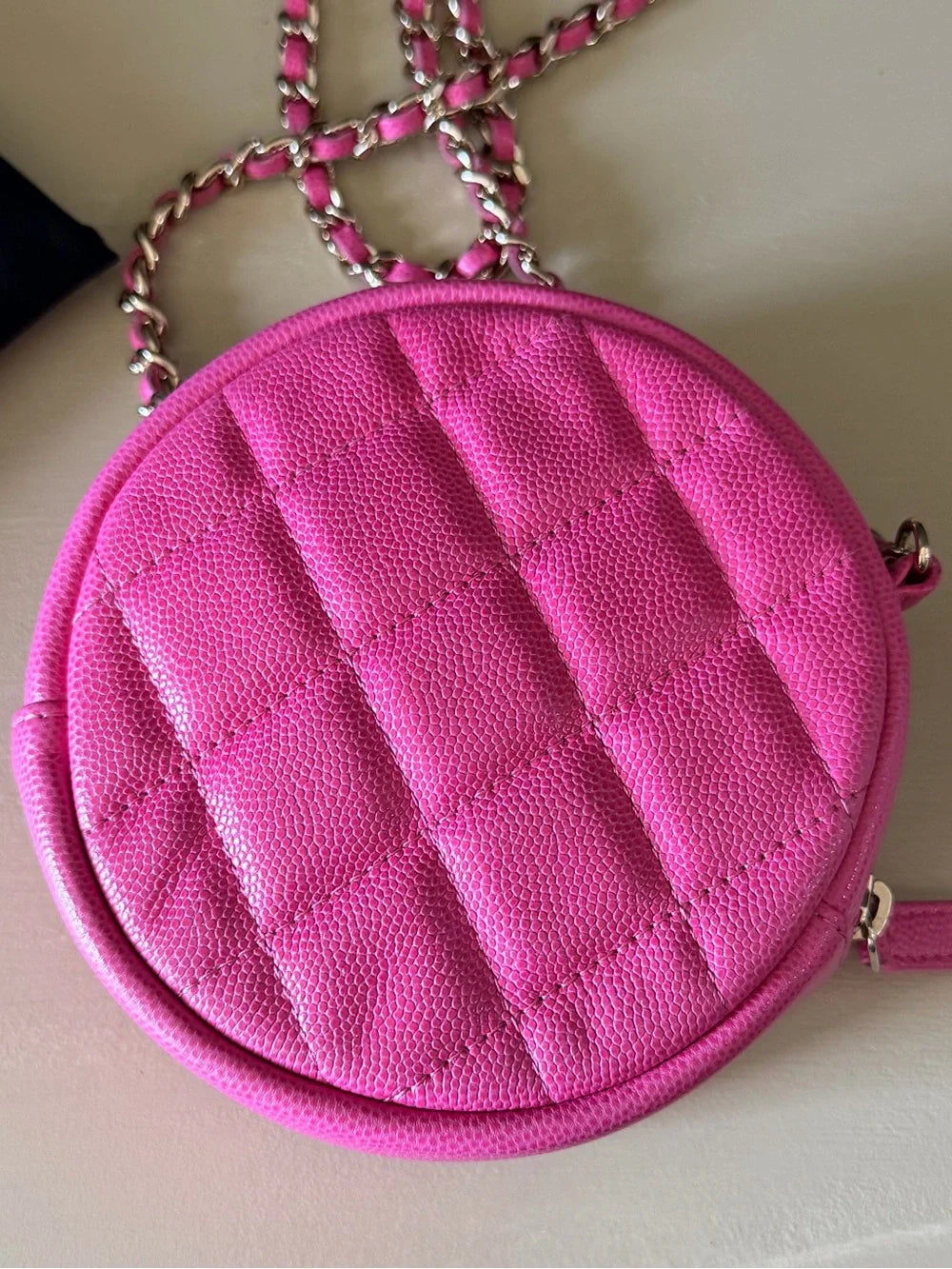 Chanel 2019 Pink Caviar Quilted Round Filigree Crossbody Bag — photo 5