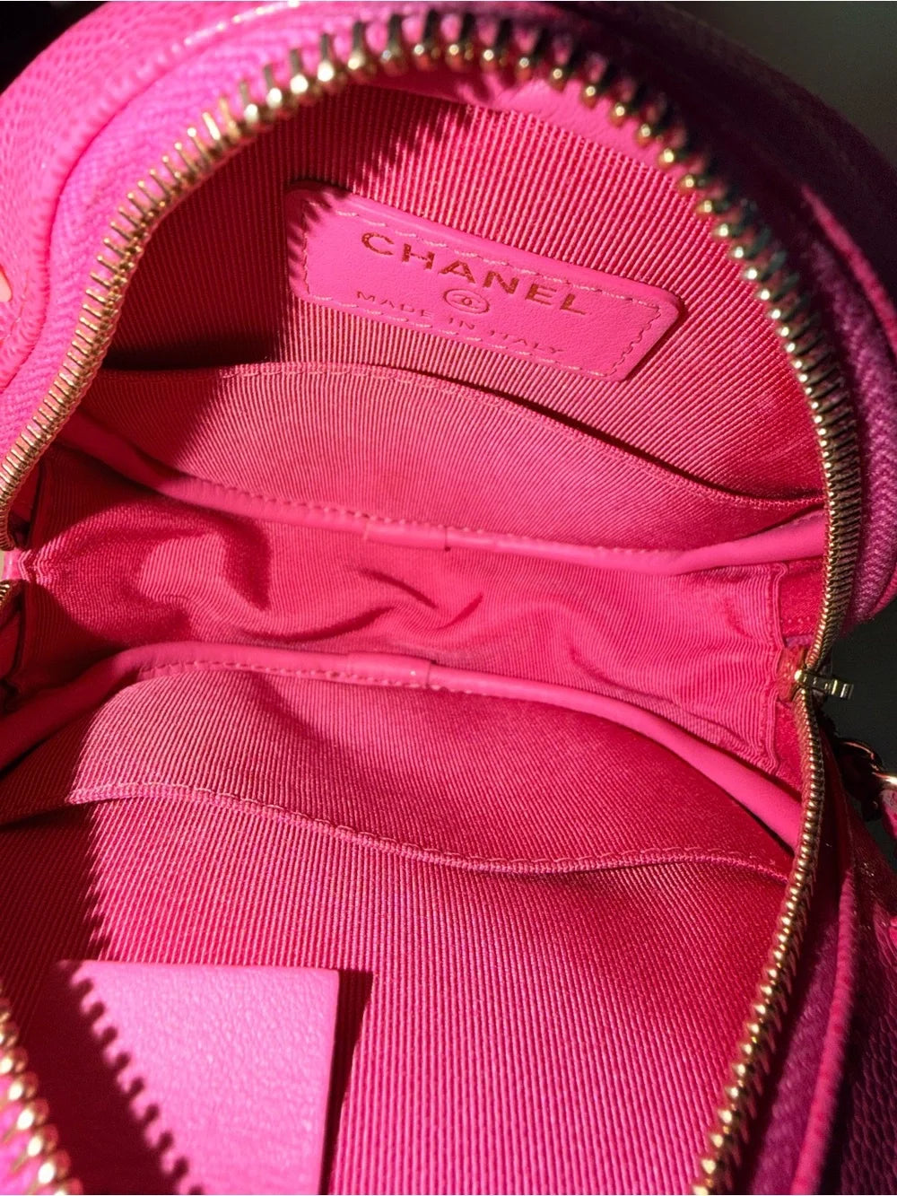 Chanel 2019 Pink Caviar Quilted Round Filigree Crossbody Bag — photo 8