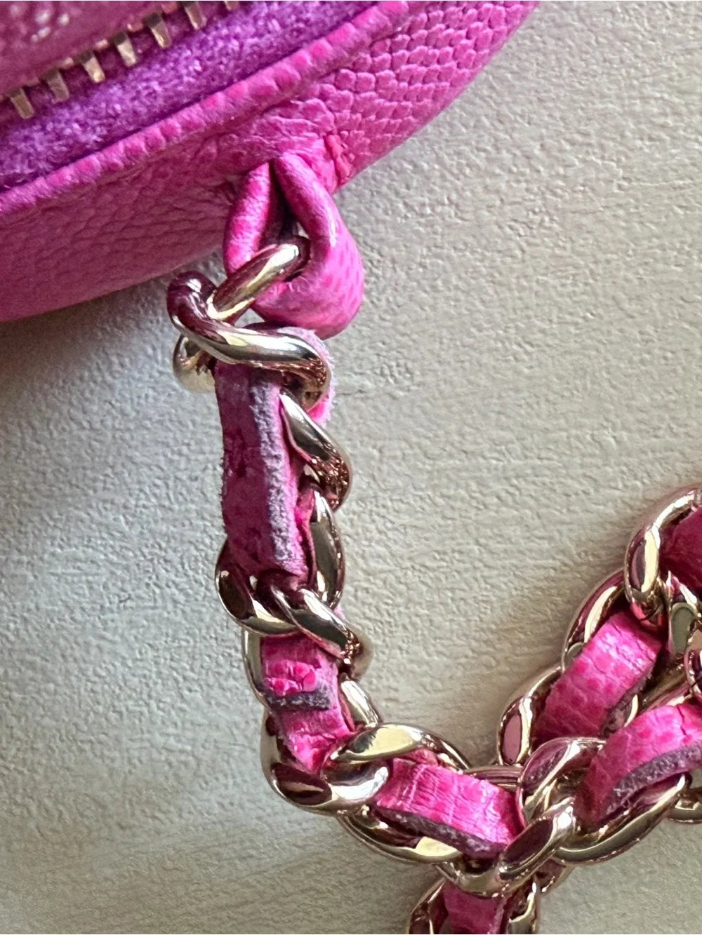 Chanel 2019 Pink Caviar Quilted Round Filigree Crossbody Bag — photo 13