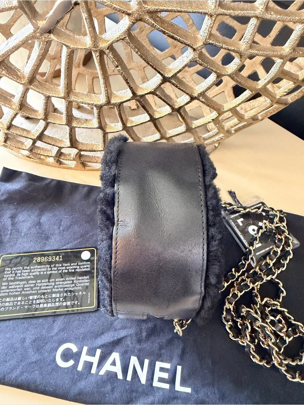 Chanel Round Clutch with Chain | Black Shearling & Leather — photo 5