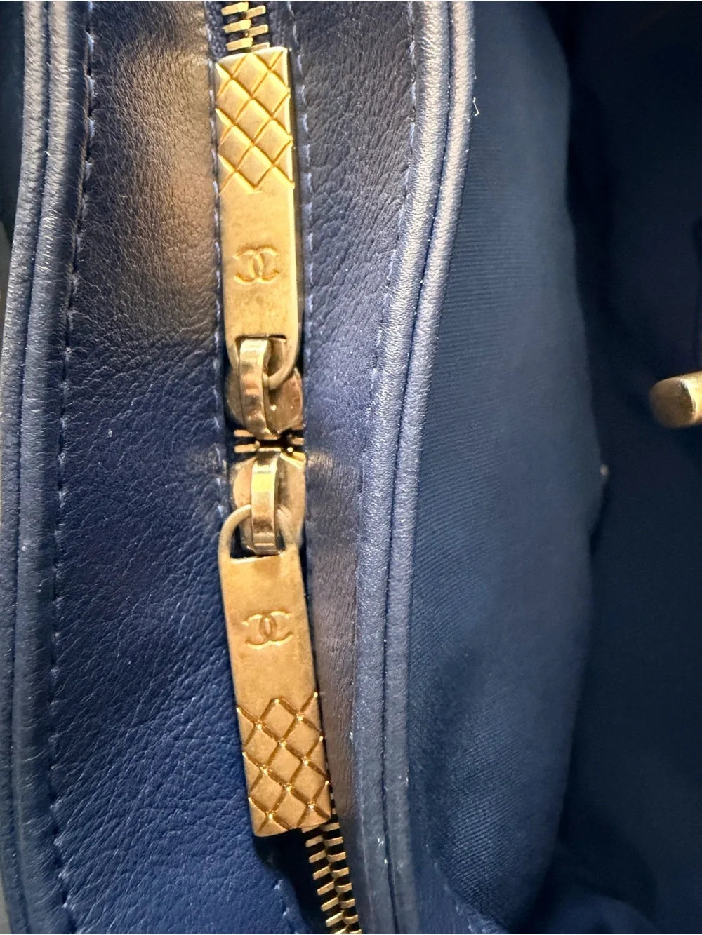 Chanel Chevron Chic Small Shopping Tote | Blue Calfskin & Python Trim — photo 13
