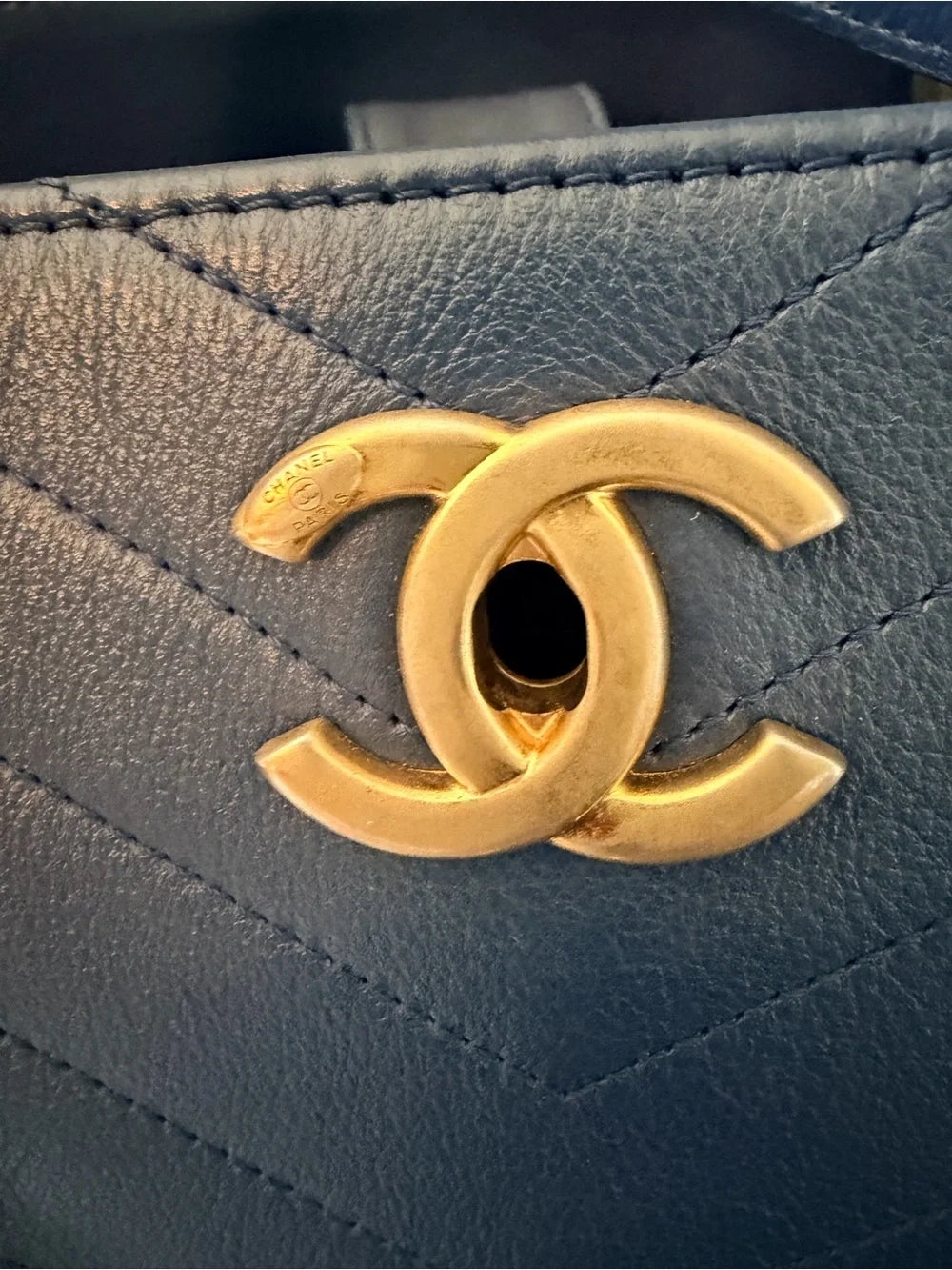 Chanel Chevron Chic Small Shopping Tote | Blue Calfskin & Python Trim — photo 14