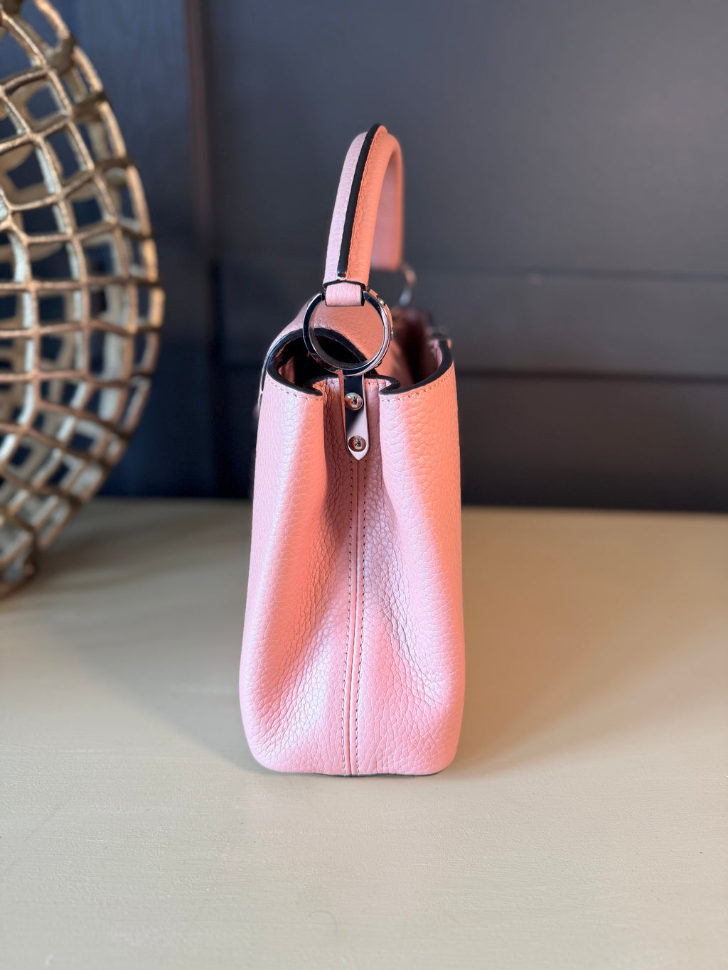 Louis Vuitton pink Capucines — detail photo 1714