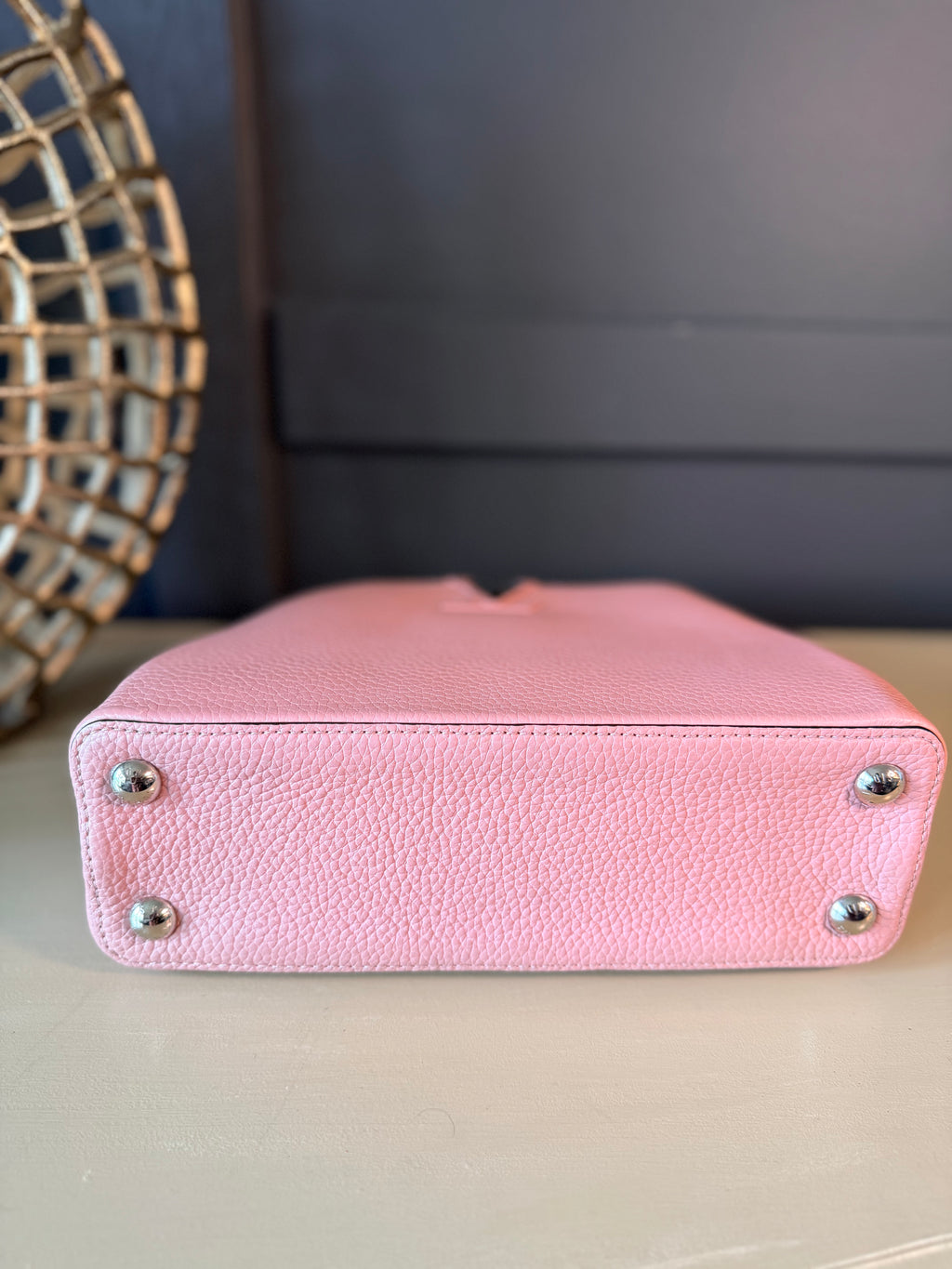 Louis Vuitton pink Capucines — detail photo 1718