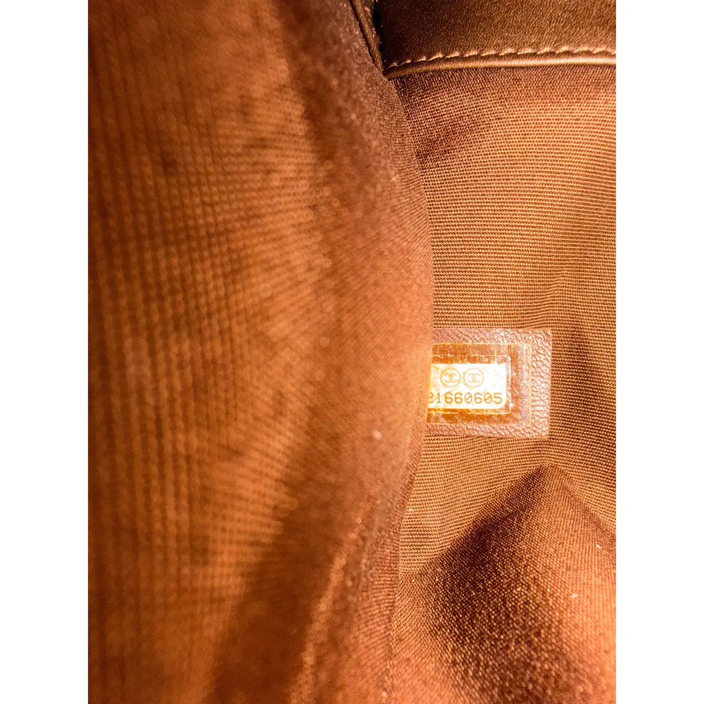 Chanel Boy Shoulder Bag | Brown Patent Leather — photo 15