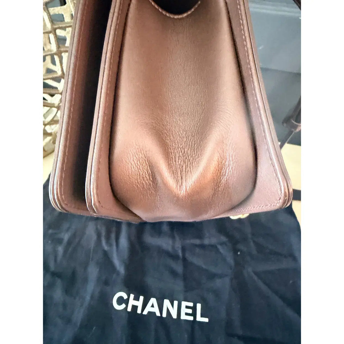 Chanel Boy Shoulder Bag | Brown Patent Leather — photo 5