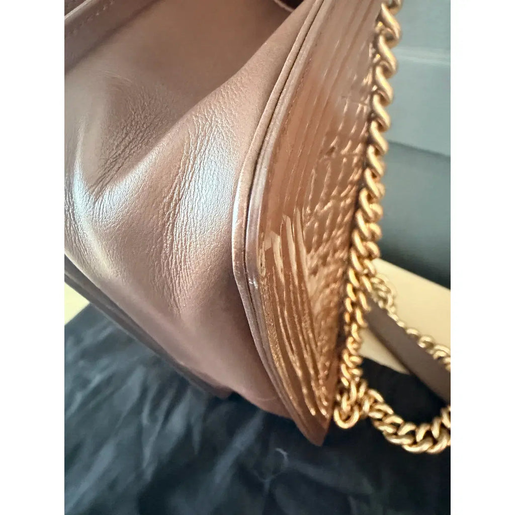 Chanel Boy Shoulder Bag | Brown Patent Leather — photo 7