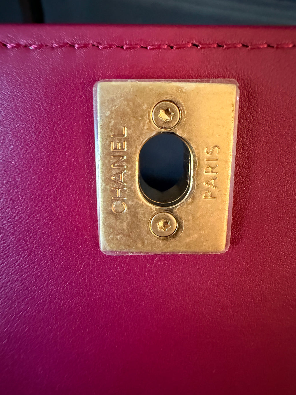Chanel red chevron Coco Handle – Reverse of turn-lock hardware