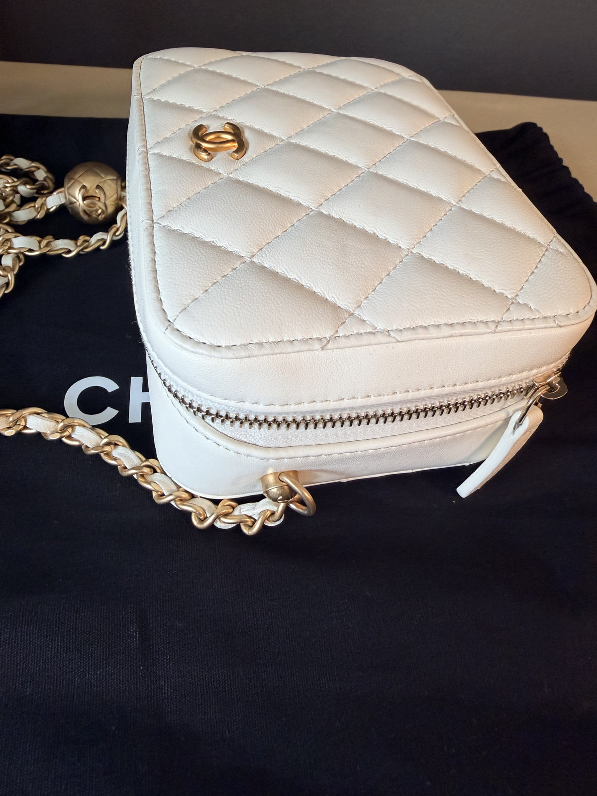Chanel white Pearl Crush camera bag — IMG_1733