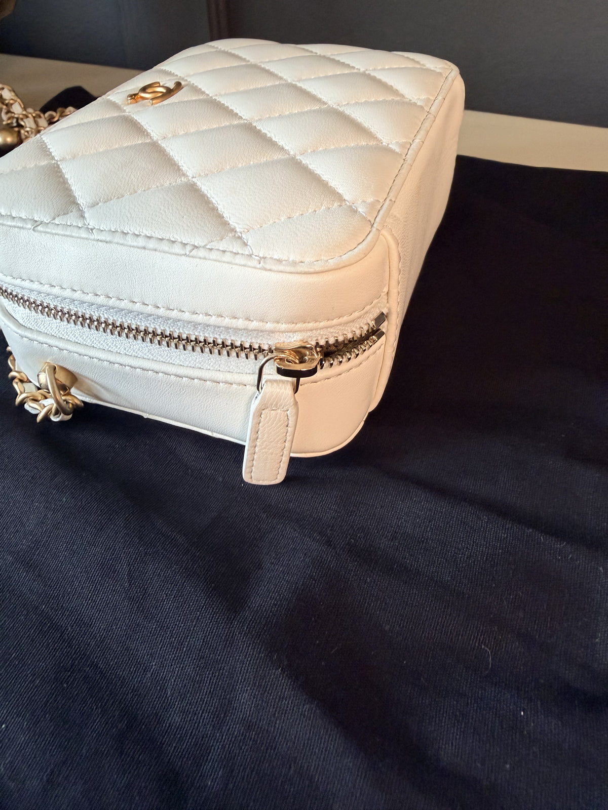 Chanel white Pearl Crush camera bag — IMG_1734