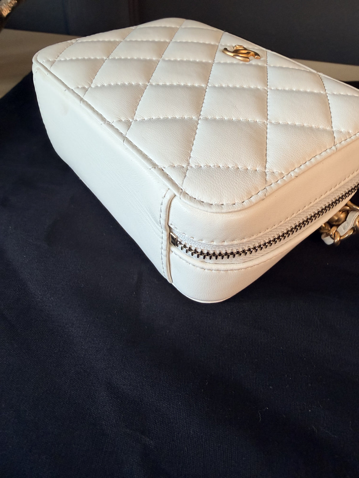 Chanel white Pearl Crush camera bag — IMG_1735